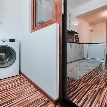 Urban Apartments And Studios - City Center Iasi Luaran gambar