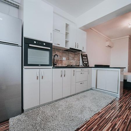 Urban Apartments And Studios - City Center Iasi Luaran gambar