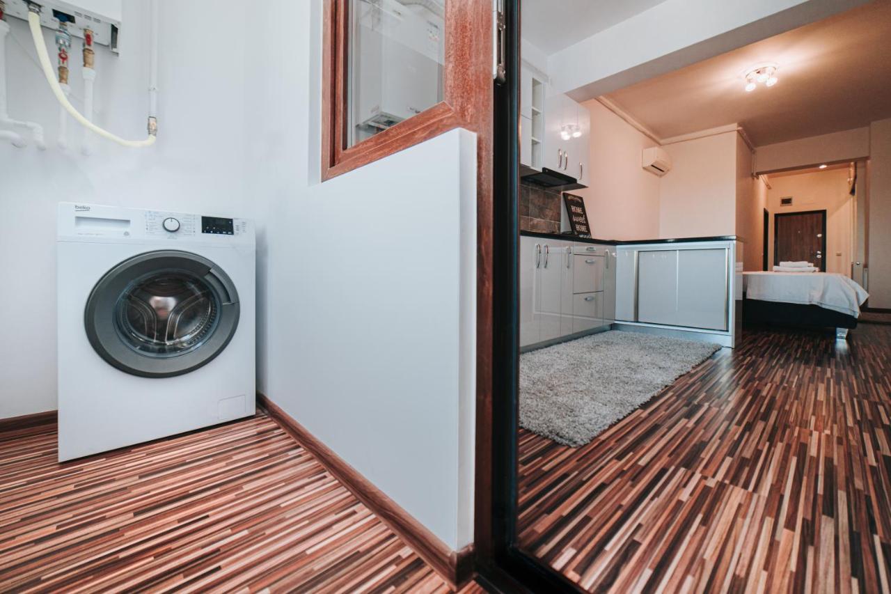 Urban Apartments And Studios - City Center Iasi Luaran gambar