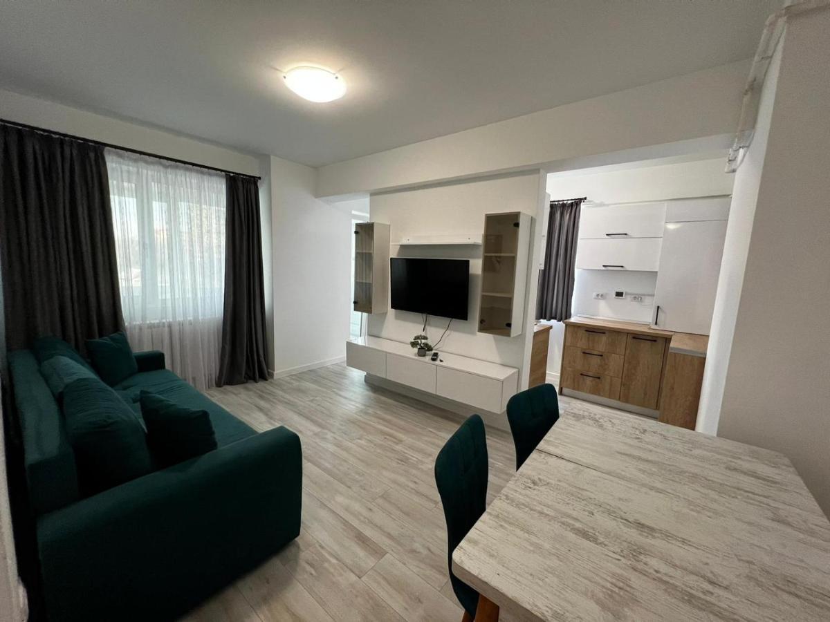 Urban Apartments And Studios - City Center Iasi Luaran gambar